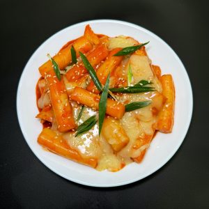 Токпокки по-корейски с сыром
